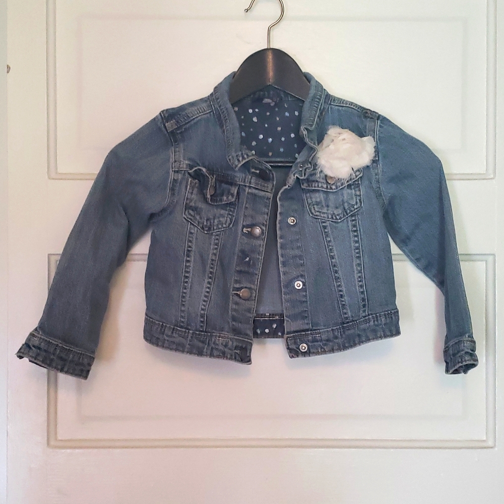 Girls denim jacket. Size 5T.